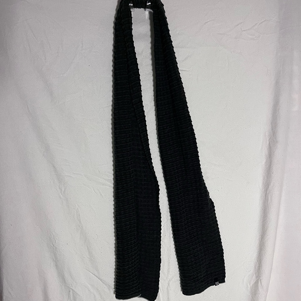 Fūl Ribbed Dark Gray Scarf - Picture 3 of 3